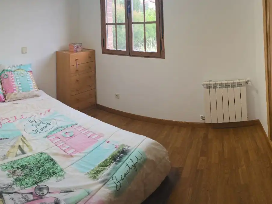 Houses for sale in Calle Coruña, 32, Pedrezuela Bedroom of Houses for sale in Pedrezuela with Air Conditioner, Terrace and Swimming Pool