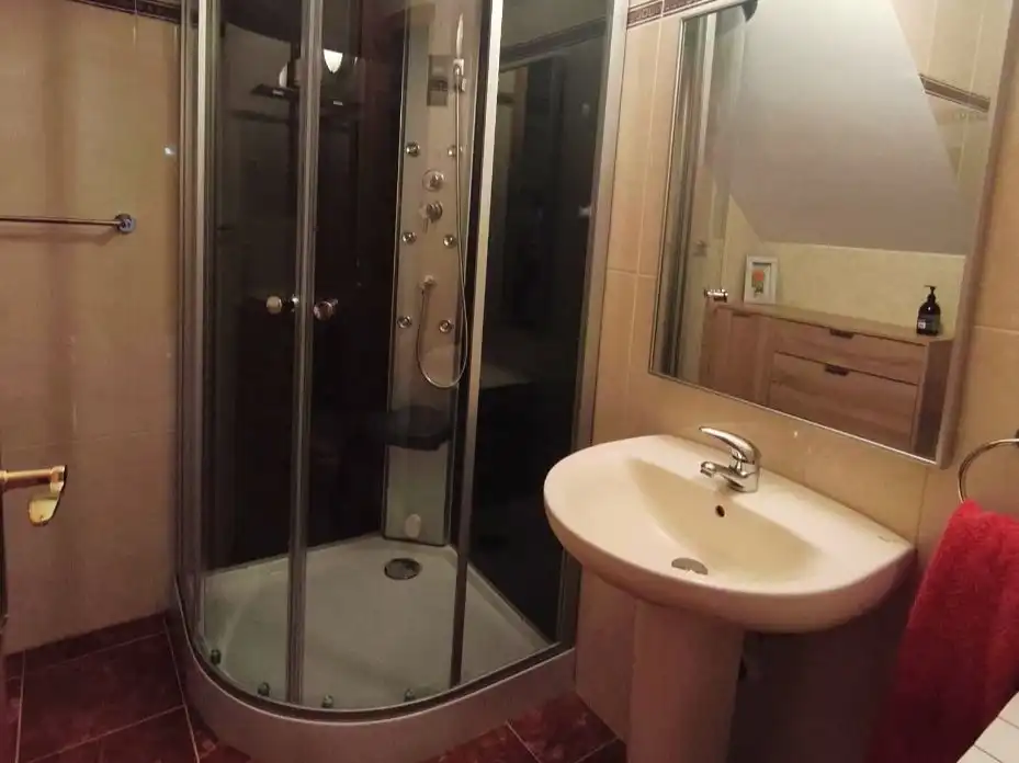 Houses for sale in Calle Coruña, 32, Pedrezuela Bathroom of Houses for sale in Pedrezuela with Air Conditioner, Terrace and Swimming Pool