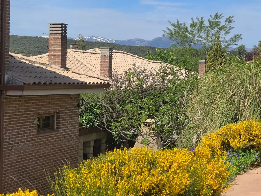 Houses for sale in Calle Coruña, 32, Pedrezuela Exterior view of Houses for sale in Pedrezuela with Air Conditioner, Terrace and Swimming Pool