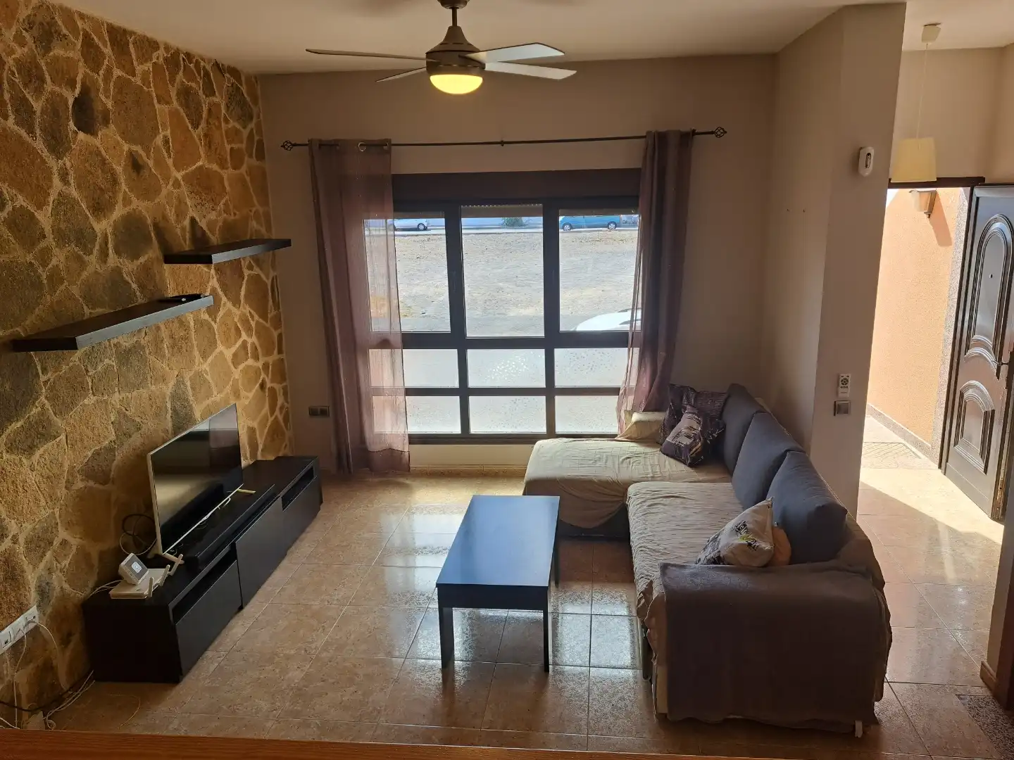 Casa adosada en venta en Calle el Alpende, 47, El Matorral Sala de estar de Casa adosada en venta en Puerto del Rosario con Terraza