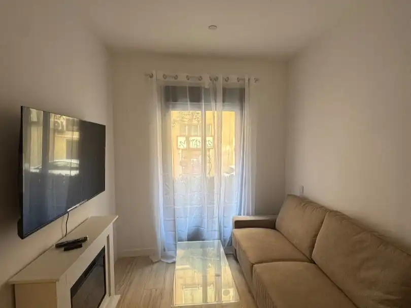 Pis de lloguer a Calle de Hermosilla, 143, Fuente del Berro Sala d'estar de Pis de lloguer en Madrid Capital amb Aire condicionat i Balcó