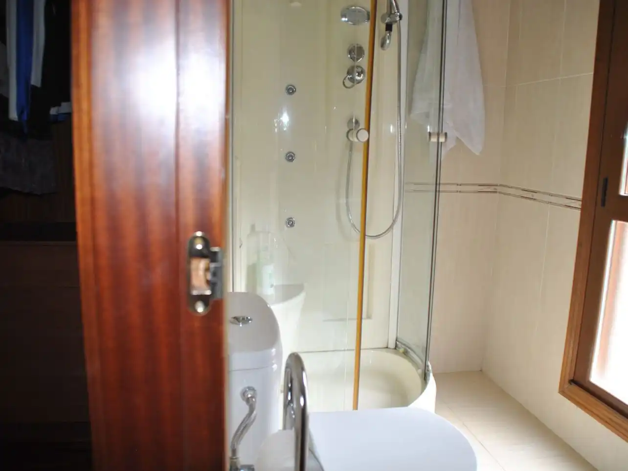 Detached homes for sale in Rúa do Pombal, 2, Darbo Bathroom of Detached homes for sale in Cangas with Private garden, Terrace and Storage room