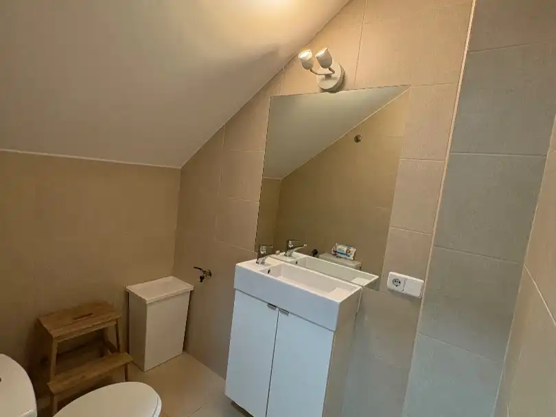 Baño de Estudio de alquiler en Los Palacios y Villafranca con Aire acondicionado, Calefacción y Parquet