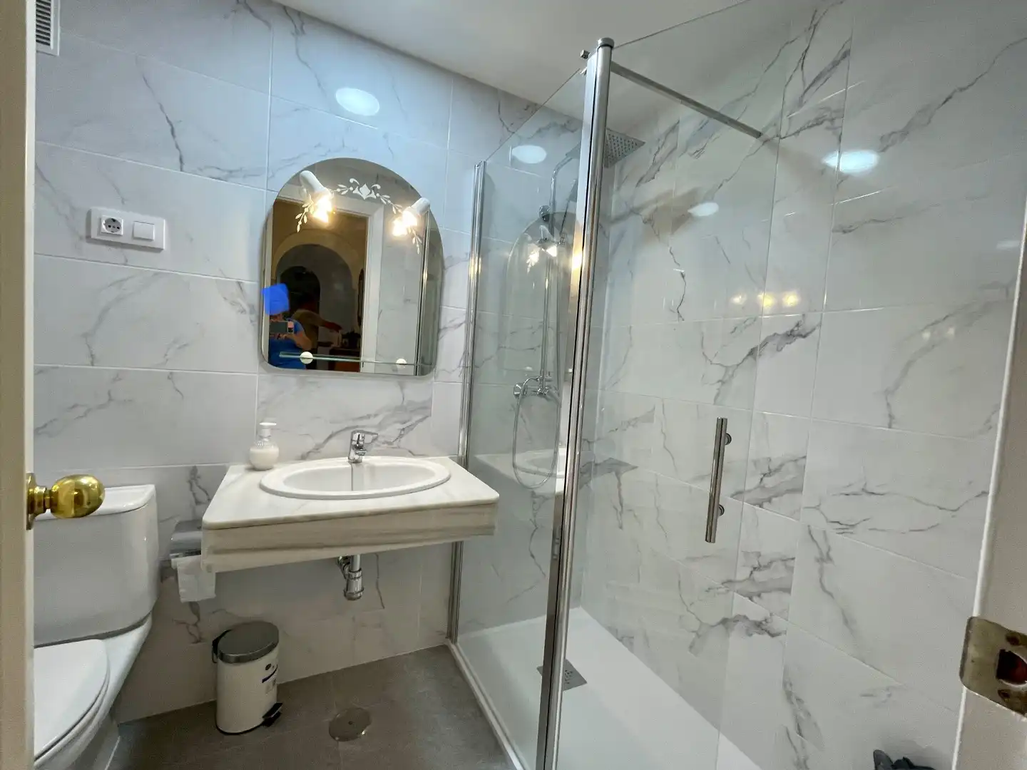 Flat for rent in Avenida Carlota Alessandri, 168, Montemar Bathroom of Flat for rent in Torremolinos with Air Conditioner, Terrace and Swimming Pool