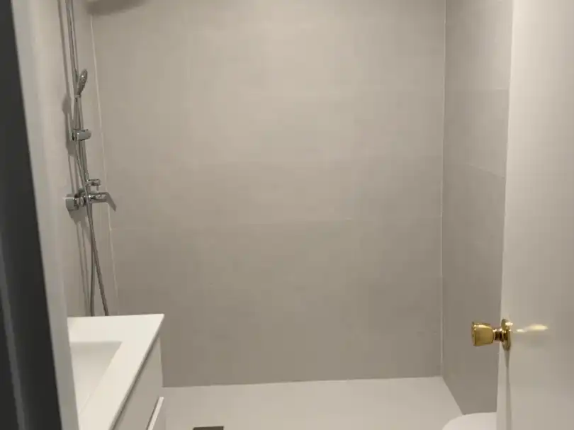 Flat for sale in Calle Luz Arriero, 2, Triana Este Bathroom of Flat for sale in Sevilla Capital with Air Conditioner and Terrace