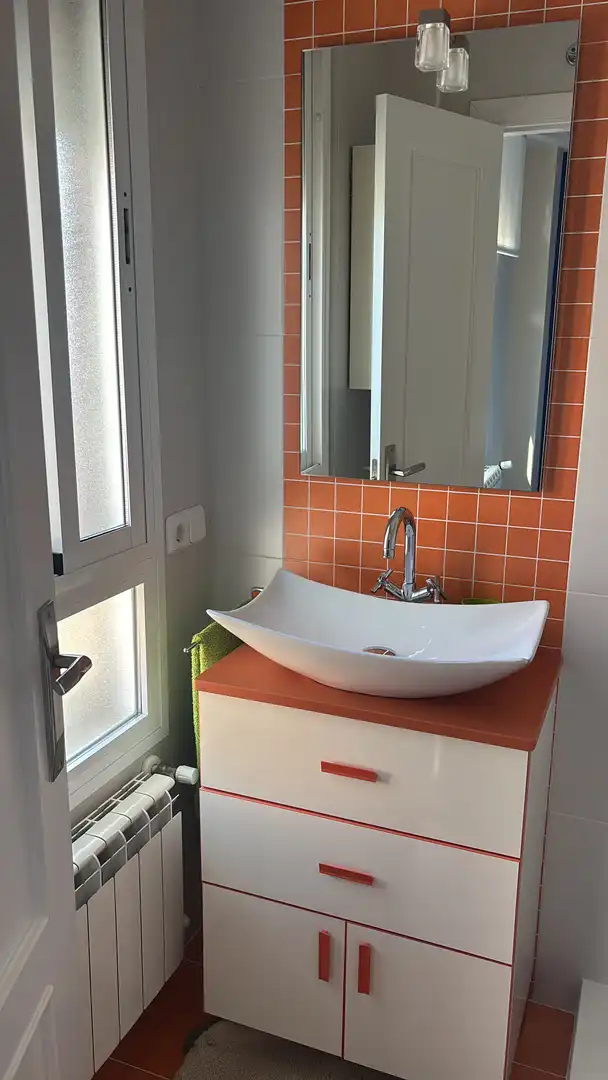 Flat for sale in Calle Parque de Cabañeros, 6, Larache Bathroom of Flat for sale in Ciudad Real with Air Conditioner, Heating and Private garden