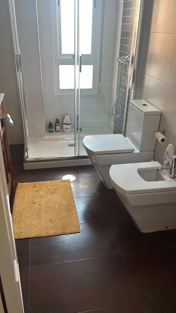 Flat for sale in Calle Parque de Cabañeros, 6, Larache Bathroom of Flat for sale in Ciudad Real with Air Conditioner, Heating and Private garden
