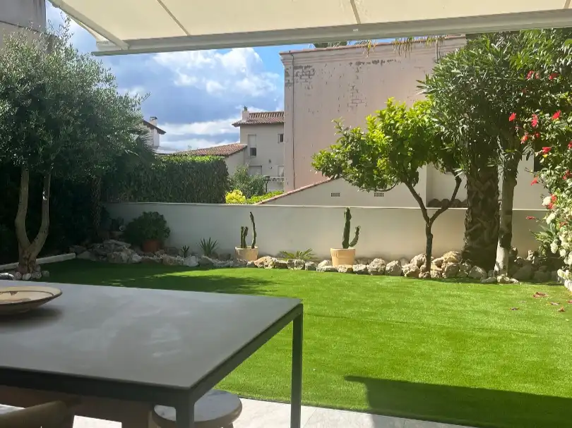 Casa adosada en venda a Carrer de la Sardana, 8, Levantina - Montgavina - Quintmar Terrassa de Casa adosada en venda en Sitges amb Aire condicionat, Terrassa i Piscina