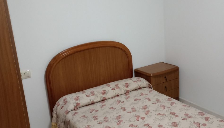 Room in Rúa Rosalía de Castro, 46, Ordes, A Coruña - image 1 Photo 1 of Room in Rúa Rosalía de Castro, 46, Ordes, A Coruña