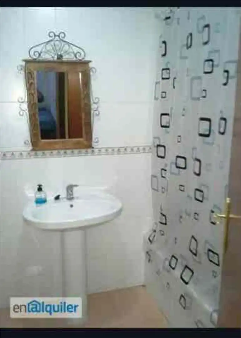 Flat for rent in La Hispanidad - Verdeluz Bathroom of Flat for rent in Huelva