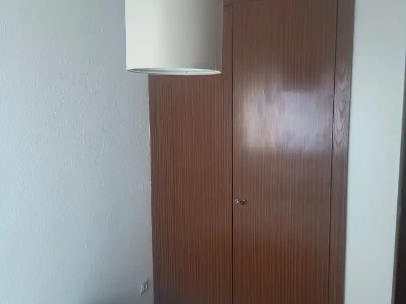 Pis de lloguer a Calle Baleares, 59, Comillas Dormitori de Pis de lloguer en Madrid amb Calefacció, Moblat i Balcó