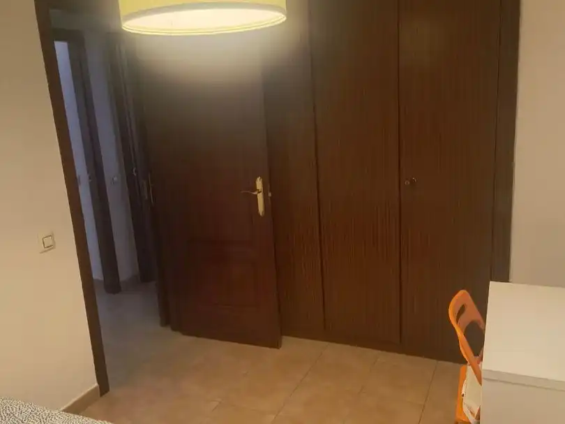 Pis de lloguer a Calle Baleares, 59, Comillas Dormitori de Pis de lloguer en Madrid amb Calefacció, Moblat i Balcó