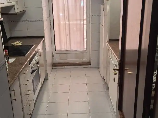 Pis de lloguer a Calle Baleares, 59, Comillas Cuina de Pis de lloguer en Madrid amb Calefacció, Moblat i Balcó