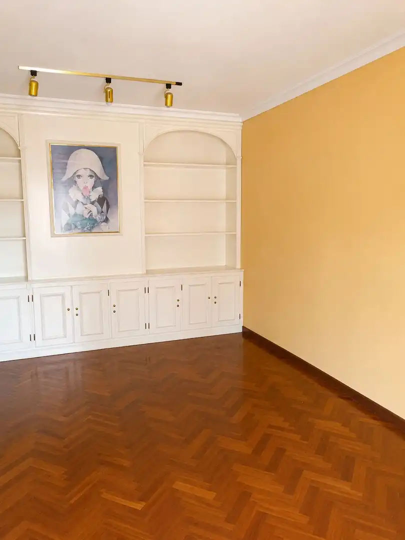 Piso en venta en Calle Barbecho, 31, Huerta del Rey Sala de estar de Piso en venta en Valladolid Capital con Terraza y Balcón