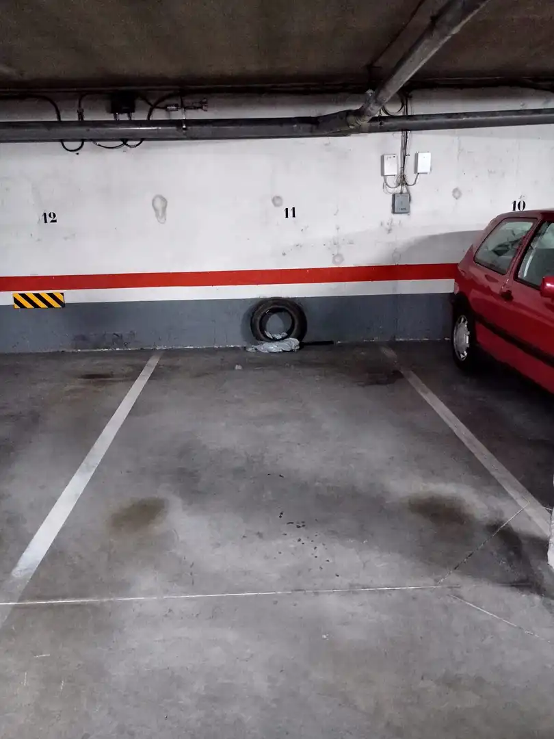 Piso en venta en Calle Barbecho, 31, Huerta del Rey Parking de Piso en venta en Valladolid Capital con Terraza y Balcón