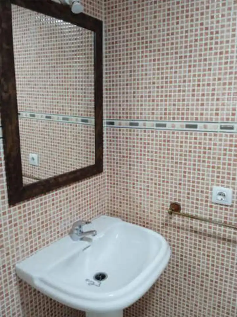 Piso de alquiler en Almodóvar del Río Baño de Piso de alquiler en Almodóvar del Río