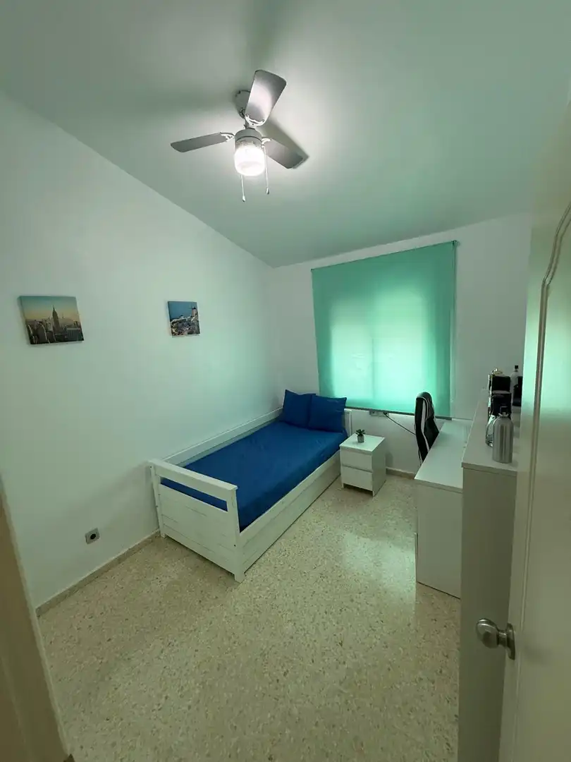 Habitación de Casa adosada de alquiler en Algeciras con Aire acondicionado, Jardín privado y Terraza