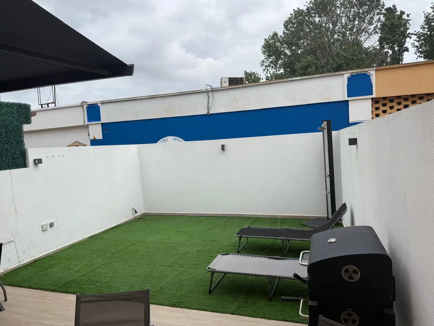 Terraza de Casa adosada de alquiler en Algeciras con Aire acondicionado, Jardín privado y Terraza