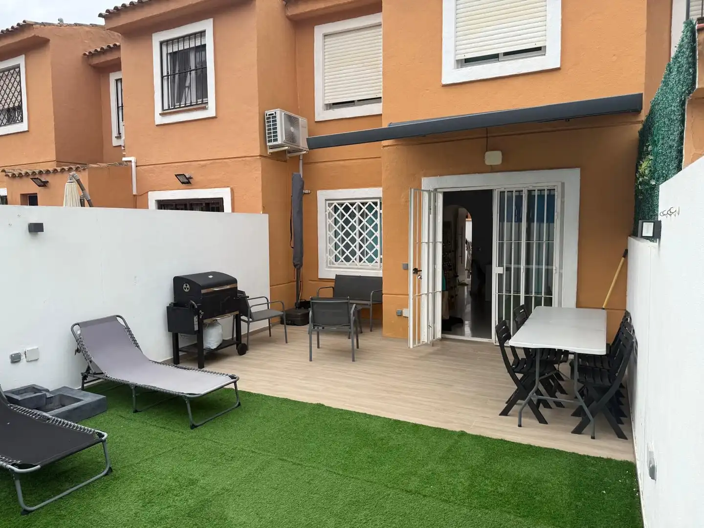 Terraza de Casa adosada de alquiler en Algeciras con Aire acondicionado, Jardín privado y Terraza