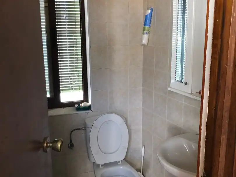 Baño de Piso de alquiler en Granada con Aire acondicionado, Terraza y Amueblado
