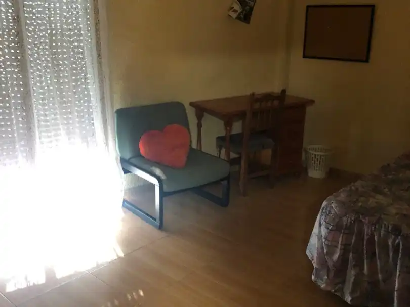 Habitación de Piso de alquiler en Granada con Aire acondicionado, Terraza y Amueblado