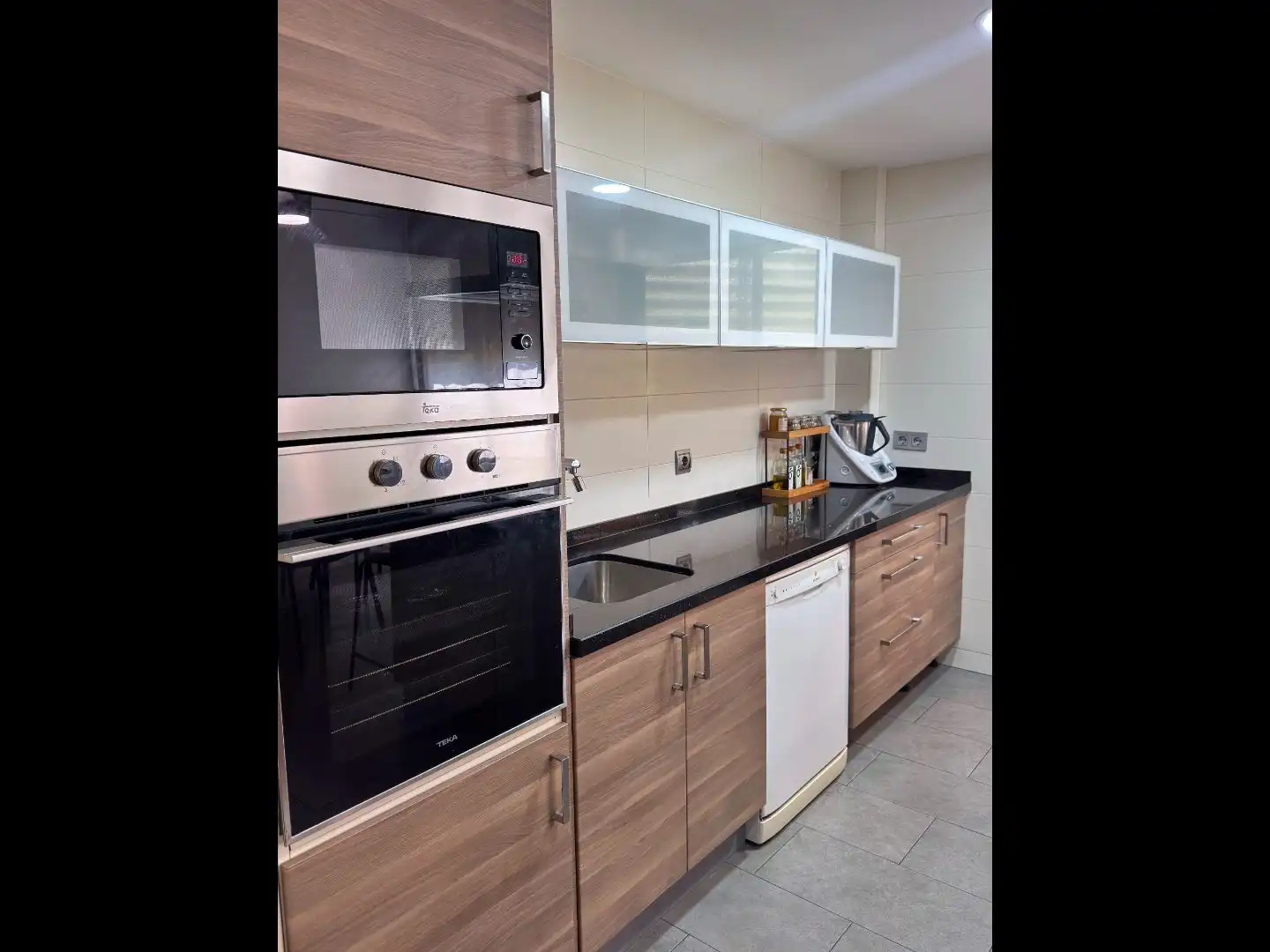 Flat for sale in Avinguda Can Corts, 21, Fontsanta - Fatjó Kitchen of Flat for sale in Cornellà de Llobregat with Terrace and Swimming Pool