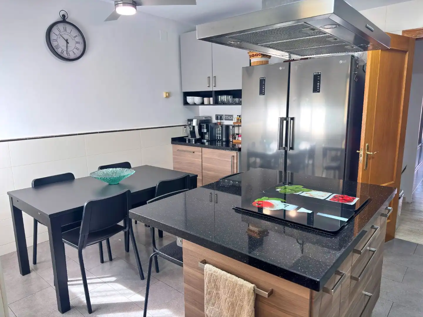 Flat for sale in Avinguda Can Corts, 21, Fontsanta - Fatjó Kitchen of Flat for sale in Cornellà de Llobregat with Terrace and Swimming Pool