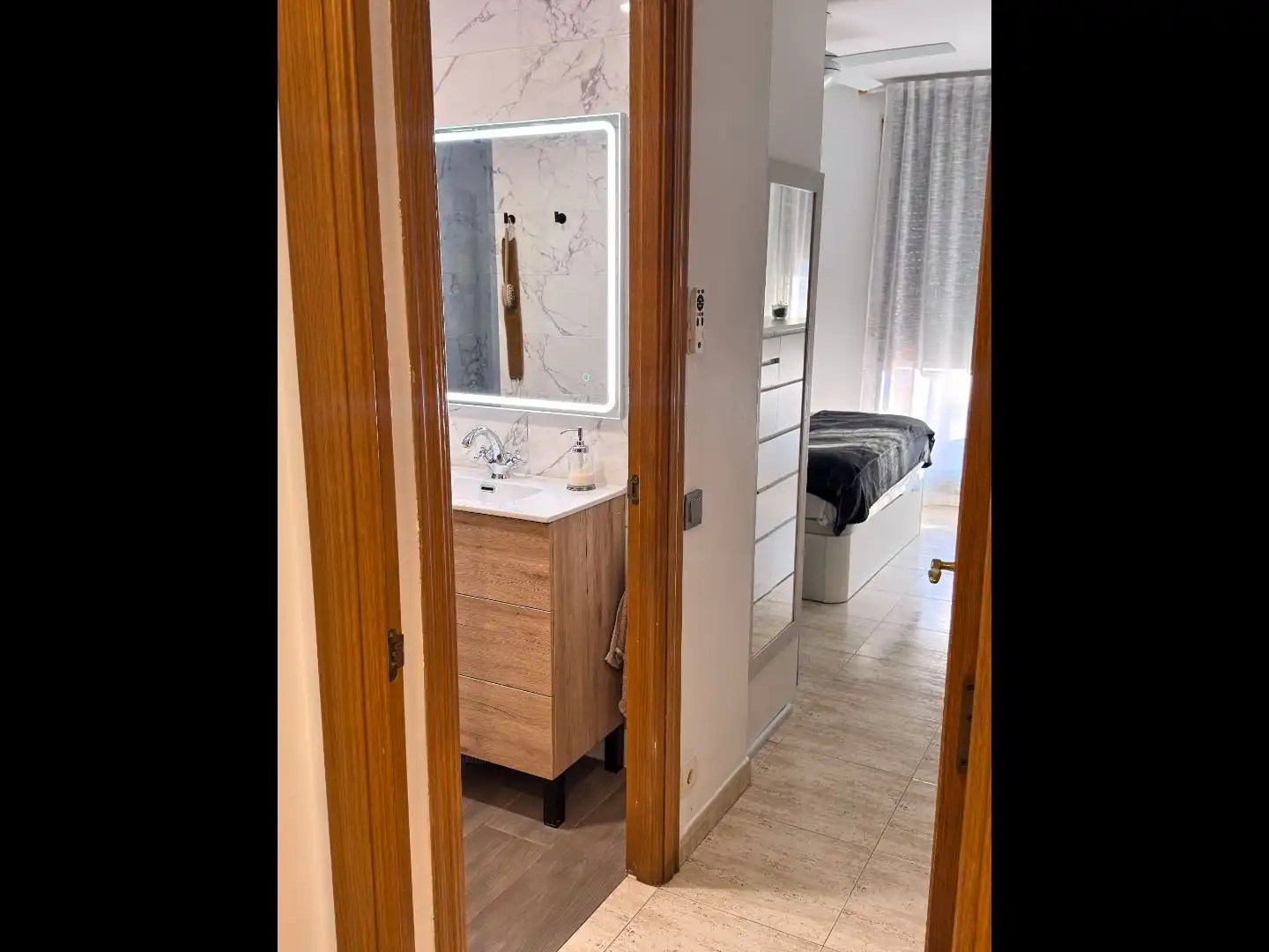 Flat for sale in Avinguda Can Corts, 21, Fontsanta - Fatjó Bathroom of Flat for sale in Cornellà de Llobregat with Terrace and Swimming Pool