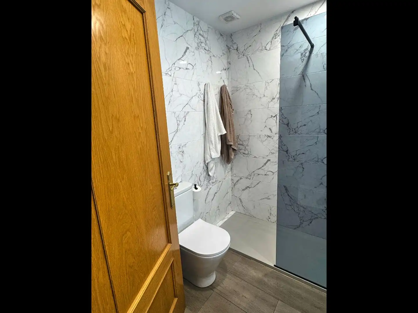Flat for sale in Avinguda Can Corts, 21, Fontsanta - Fatjó Bathroom of Flat for sale in Cornellà de Llobregat with Terrace and Swimming Pool