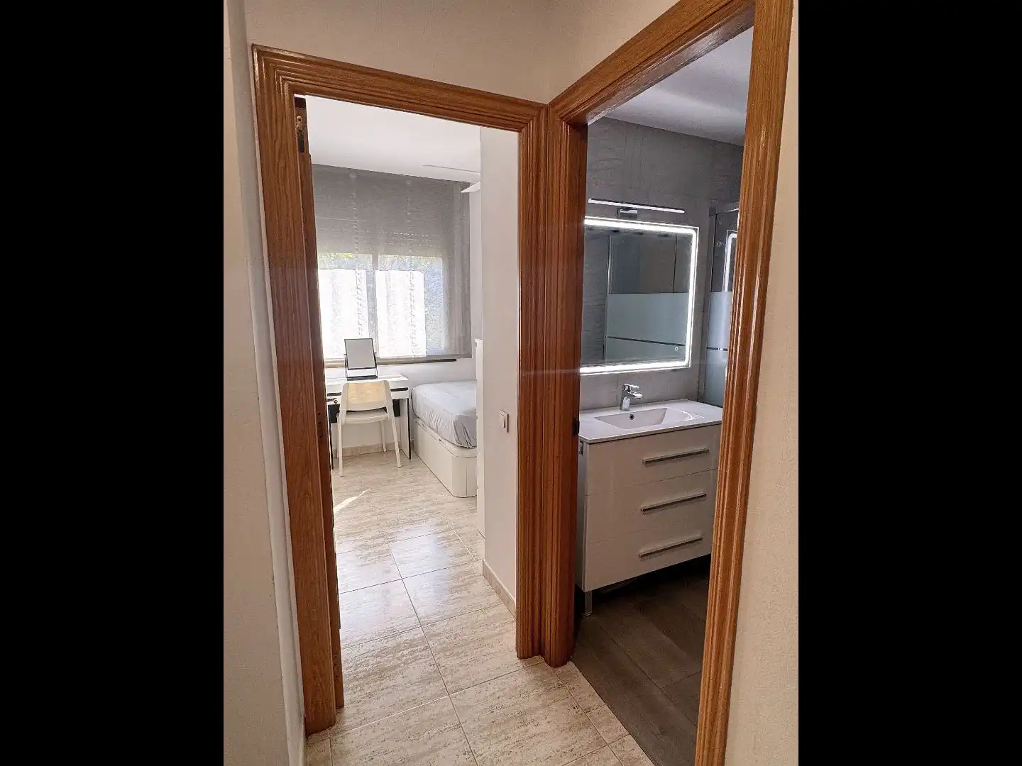 Flat for sale in Avinguda Can Corts, 21, Fontsanta - Fatjó Bathroom of Flat for sale in Cornellà de Llobregat with Terrace and Swimming Pool