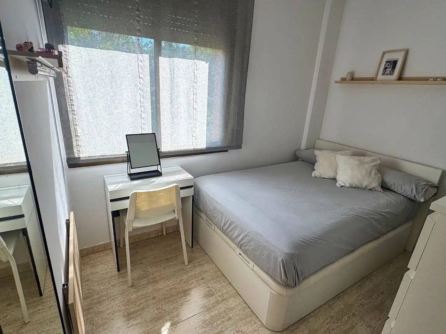 Flat for sale in Avinguda Can Corts, 21, Fontsanta - Fatjó Bedroom of Flat for sale in Cornellà de Llobregat with Terrace and Swimming Pool