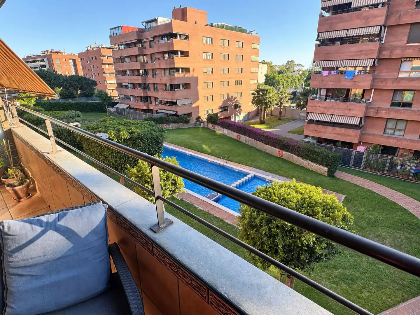 Flat for sale in Avinguda Can Corts, 21, Fontsanta - Fatjó Swimming pool of Flat for sale in Cornellà de Llobregat with Terrace and Swimming Pool