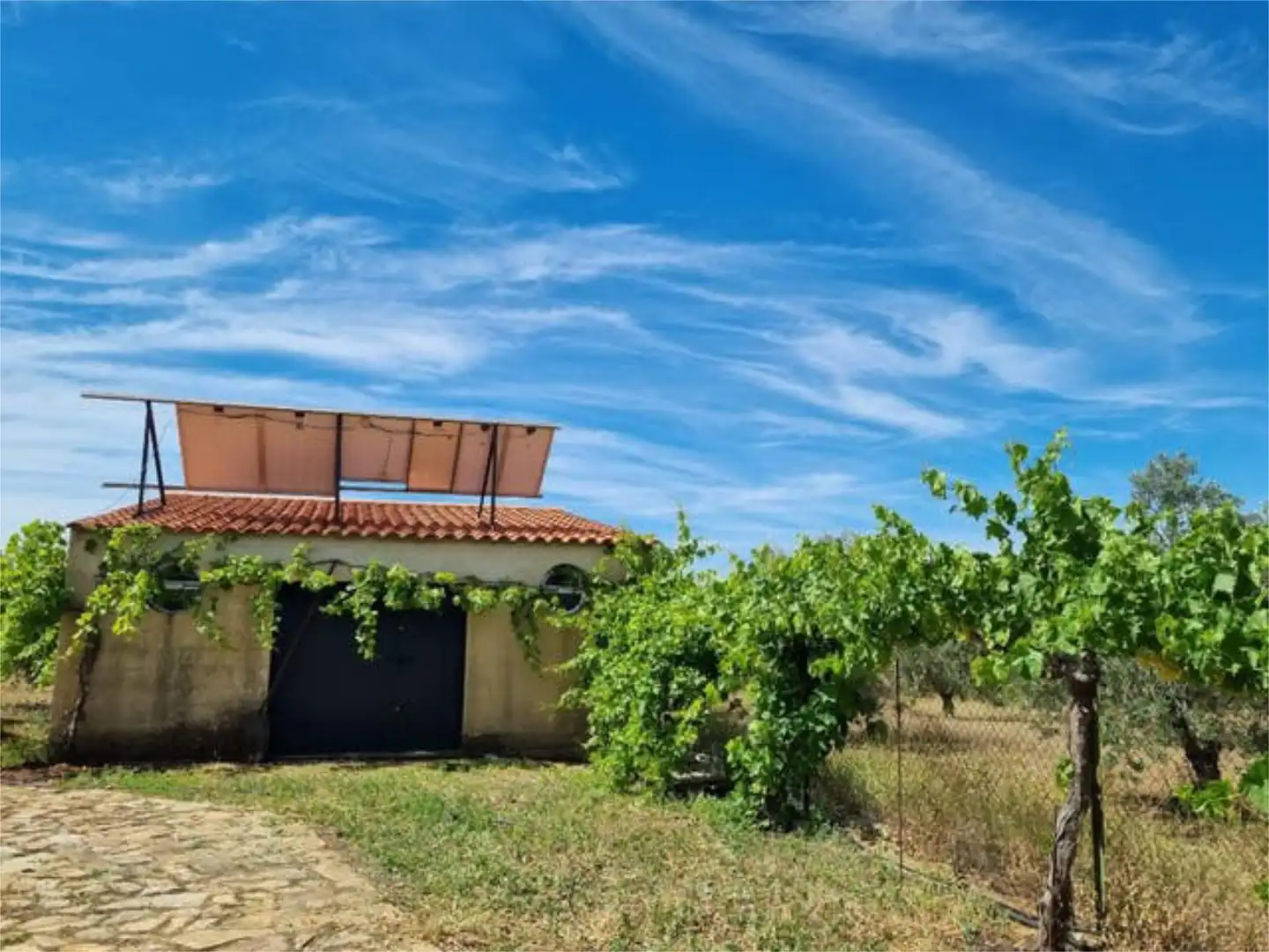 Einfamilien-Reihenhaus zum Verkauf in Alange mit Privatgarten, Terrasse und Abstellraum