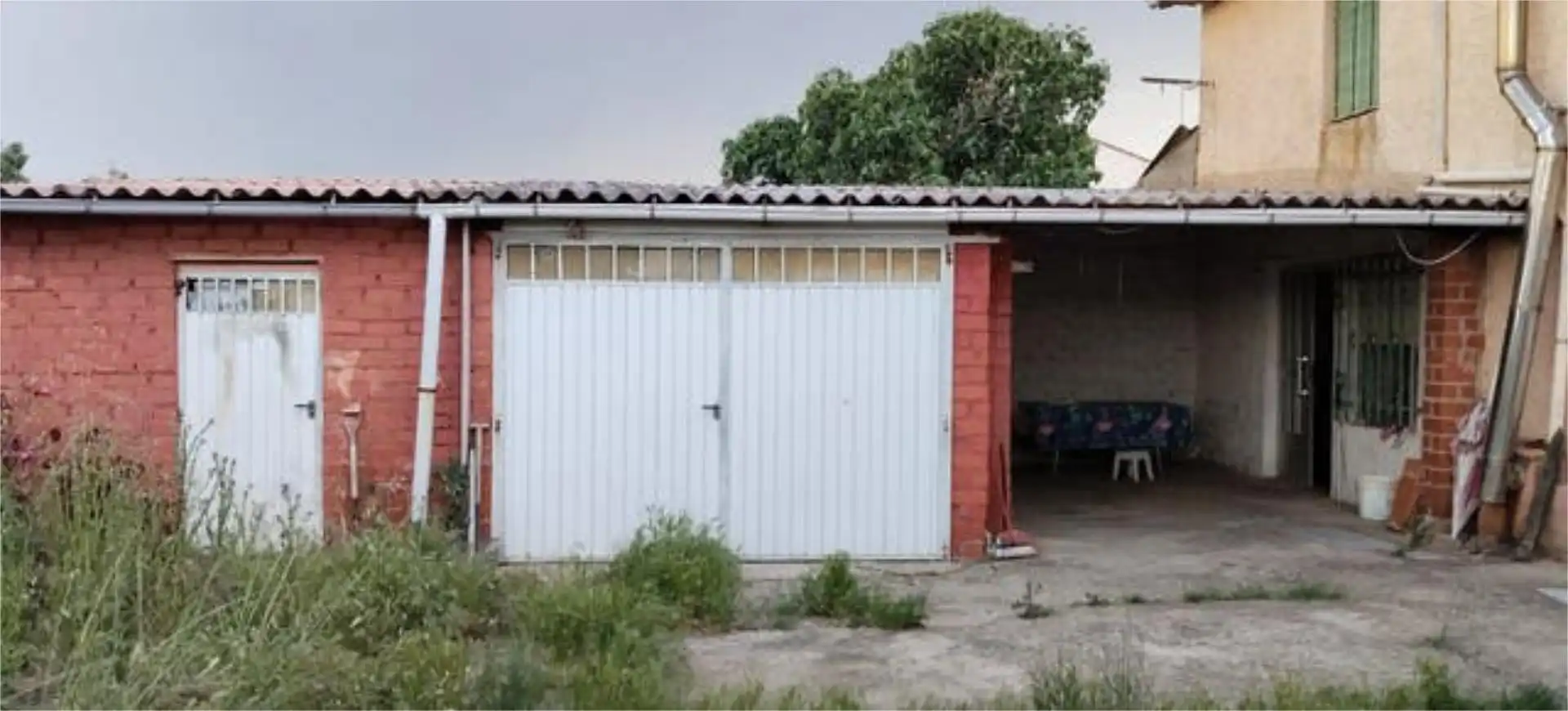 Vista exterior de Casa o xalet en venda en Villadangos del Páramo amb Jardí privat