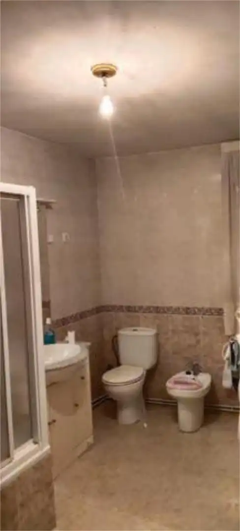 Bany de Casa o xalet en venda en Villadangos del Páramo amb Jardí privat