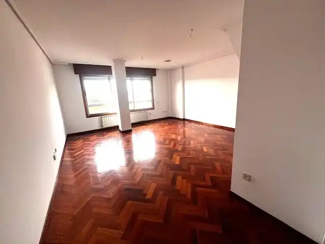 Piso en venta en Rúa Manuel Azaña, 12, Los Rosales Sala de estar de Piso en venta en A Coruña Capital con Calefacción, Parquet y Trastero