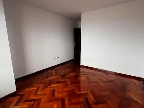 Piso en venta en Rúa Manuel Azaña, 12, Los Rosales Habitación de Piso en venta en A Coruña Capital con Calefacción, Parquet y Trastero