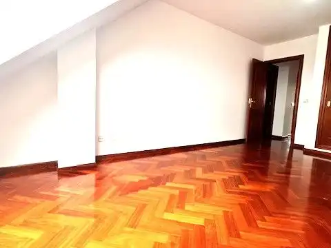 Piso en venta en Rúa Manuel Azaña, 12, Los Rosales Habitación de Piso en venta en A Coruña Capital con Calefacción, Parquet y Trastero