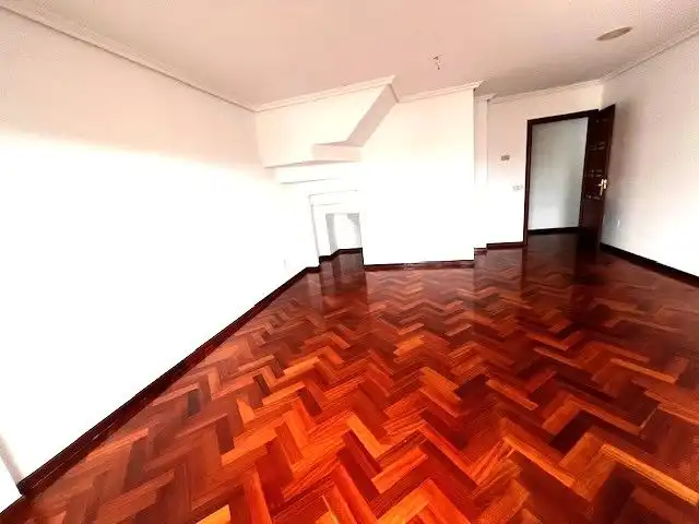 Piso en venta en Rúa Manuel Azaña, 12, Los Rosales Sala de estar de Piso en venta en A Coruña Capital con Calefacción, Parquet y Trastero