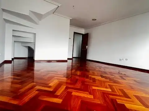 Piso en venta en Rúa Manuel Azaña, 12, Los Rosales Sala de estar de Piso en venta en A Coruña Capital con Calefacción, Parquet y Trastero