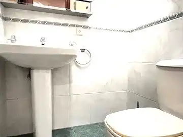 Piso en venta en Rúa Manuel Azaña, 12, Los Rosales Baño de Piso en venta en A Coruña Capital con Calefacción, Parquet y Trastero