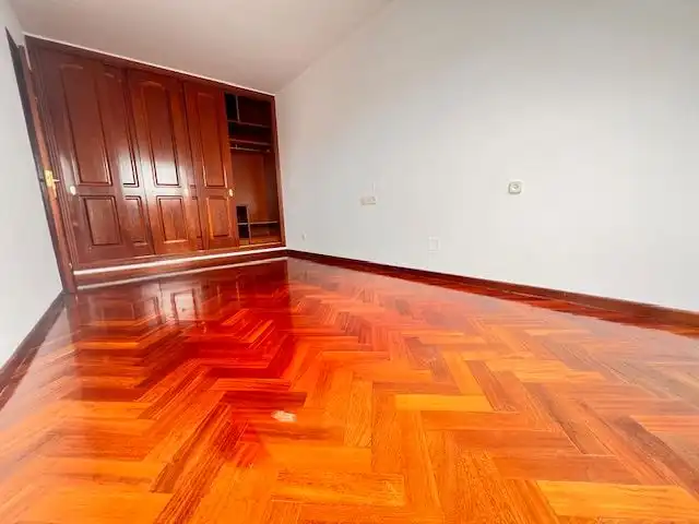 Piso en venta en Rúa Manuel Azaña, 12, Los Rosales Habitación de Piso en venta en A Coruña Capital con Calefacción, Parquet y Trastero