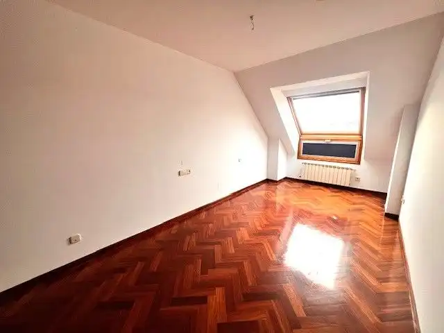Piso en venta en Rúa Manuel Azaña, 12, Los Rosales Piso en venta en A Coruña Capital con Calefacción, Parquet y Trastero