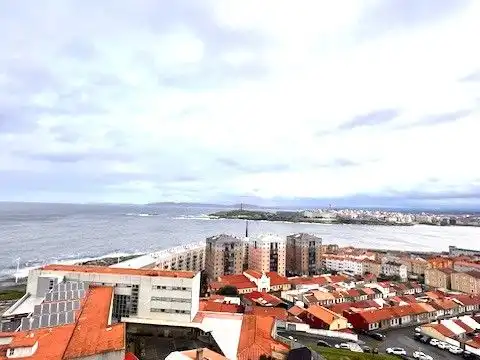 Piso en venta en Rúa Manuel Azaña, 12, Los Rosales Vista exterior de Piso en venta en A Coruña Capital con Calefacción, Parquet y Trastero
