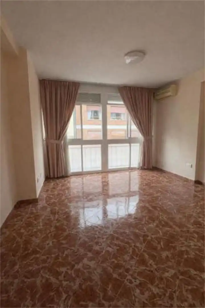 Piso en venta en San Antón Habitación de Piso en venta en Murcia con Amueblado