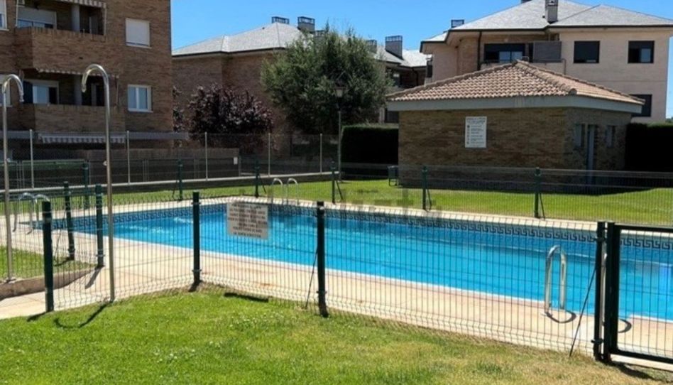 Piso de alquiler en Calle Isla de Lobeira, 106, Parque de la Coruña - Las Suertes, Collado Villalba - imagen 1 Foto 1 de Piso de alquiler en Calle Isla de Lobeira, 106, Parque de la Coruña - Las Suertes, Collado Villalba