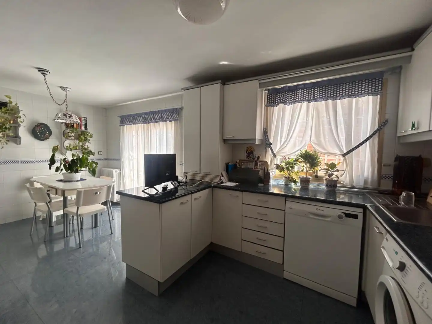 Cocina de Casa o chalet en venta en Rivas-Vaciamadrid con Aire acondicionado, Calefacción y Jardín privado