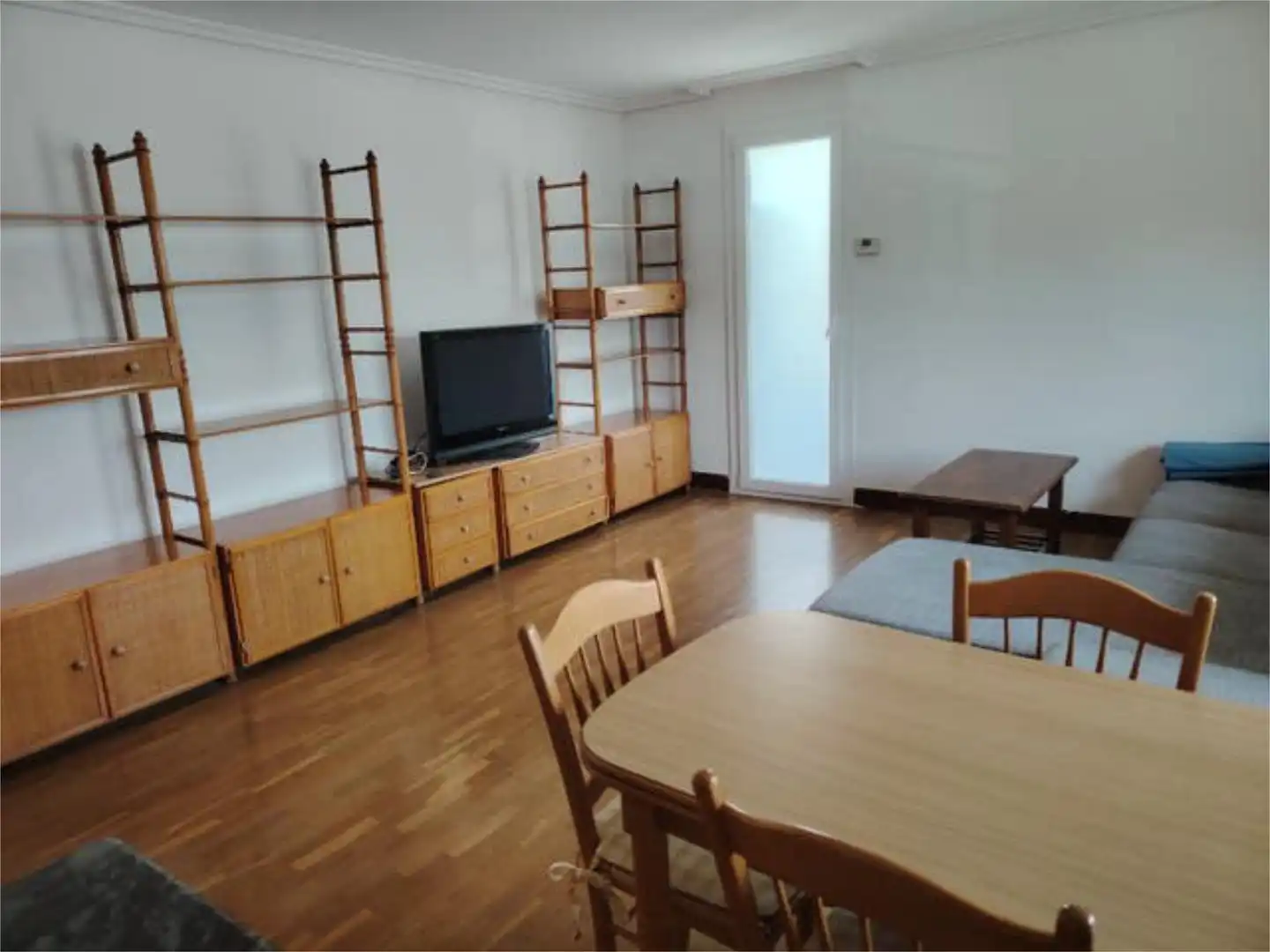 Piso de alquiler en Betoño Sala de estar de Piso de alquiler en Vitoria - Gasteiz