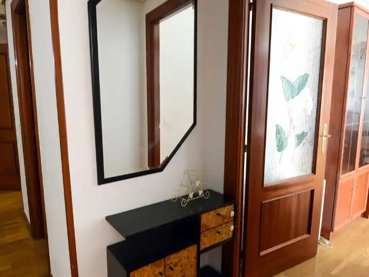 Wohnung zur Miete in Carretera Santander, 42, Villaquilambre Wohnung zur Miete in Villaquilambre mit Heizung, Parkett und Möbliert