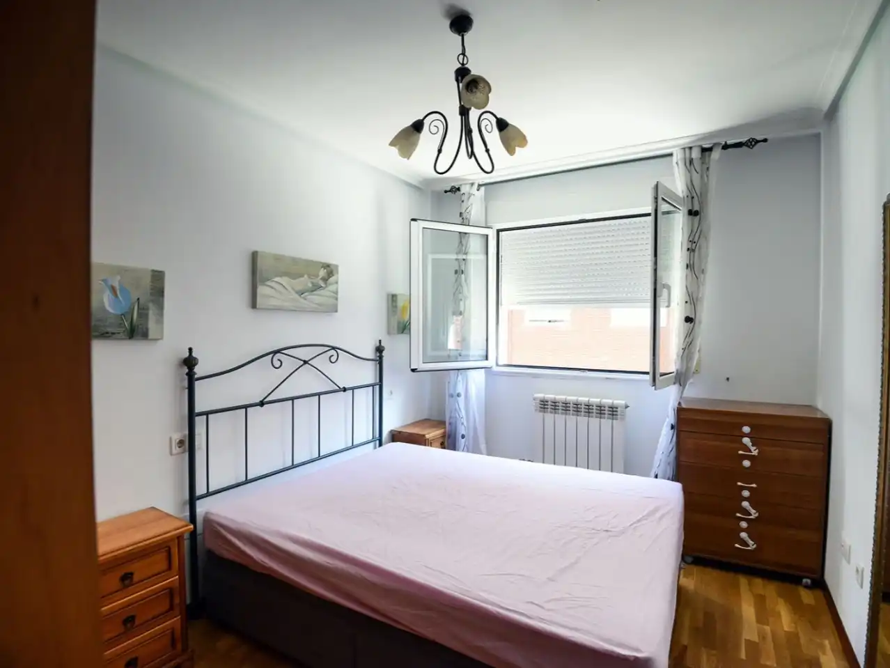 Wohnung zur Miete in Carretera Santander, 42, Villaquilambre Schlafzimmer von Wohnung zur Miete in Villaquilambre mit Heizung, Parkett und Möbliert